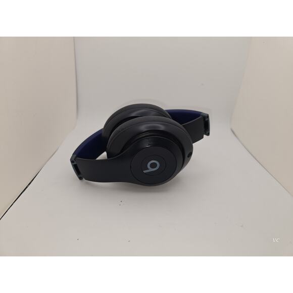 Beats Studio Pro Wireless Bluetooth Headphones – Great Condition – Black/Blue - Picture 4 of 5